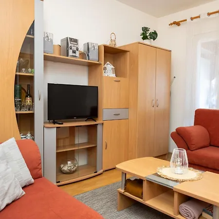 Sea Line - Two Bedroom With Terrace And Sea View Prigradica