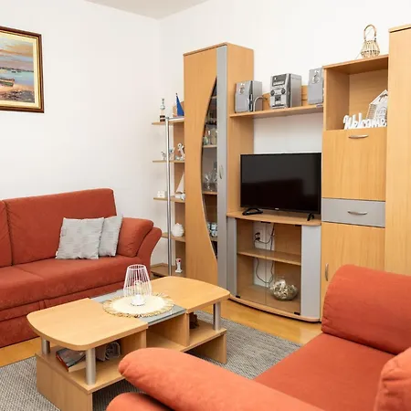 Sea Line - Two Bedroom With Terrace And Sea View Prigradica