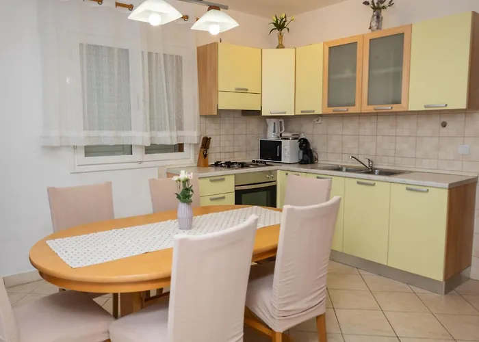 Apartment Sea Line - Two Bedroom With Terrace And Sea View Prigradica