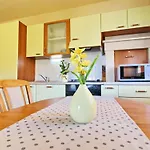 Apartman Sea Line - Two Bedroom With Terrace And Sea View *