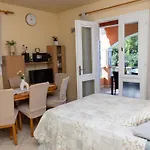 Sea Line - Two Bedroom With Terrace And Sea View Apartman Prigradica