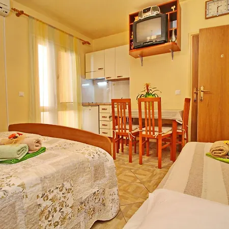 Sea Line - Two Bedroom With Terrace And Sea View Prigradica