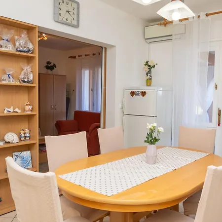 Sea Line - Two Bedroom With Terrace And Sea View * Prigradica