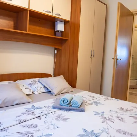 Sea Line - Two Bedroom With Terrace And Sea View Apartmán Prigradica